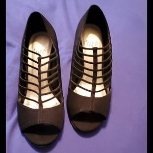 Womens heels size 8w